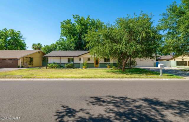 121 W ORCHID Lane