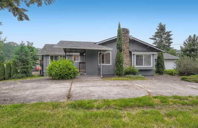 Renovated 2 Bed 1 Baths! Directly Next To JBLM! Hurry Don't Miss Out!