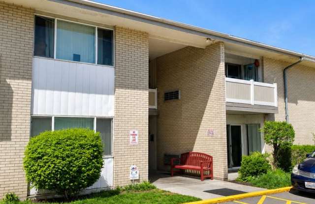 2640 W 3800 S (Valley Fair 16 Plex)