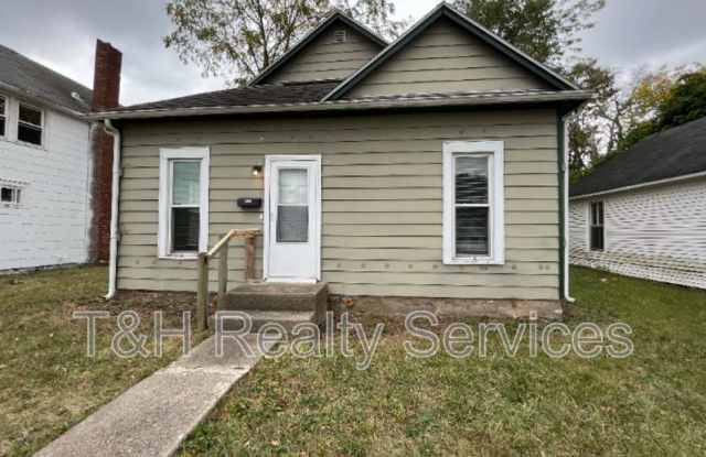 1521 W 4th St