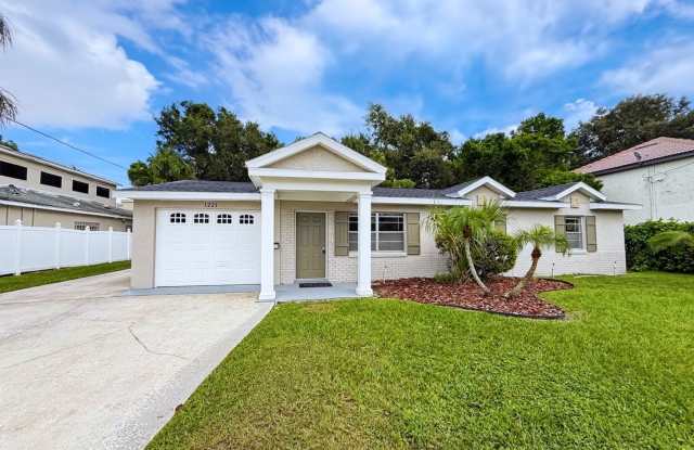 Photo of 3/2 Home in College Park