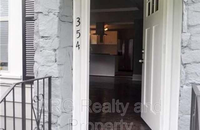 354 Hamilton E Holmes Drive Northwest
