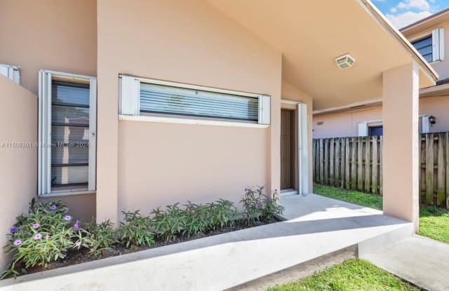 2735 SW 31st Pl - 2735 Southwest 31st Place, Miami, FL 33133