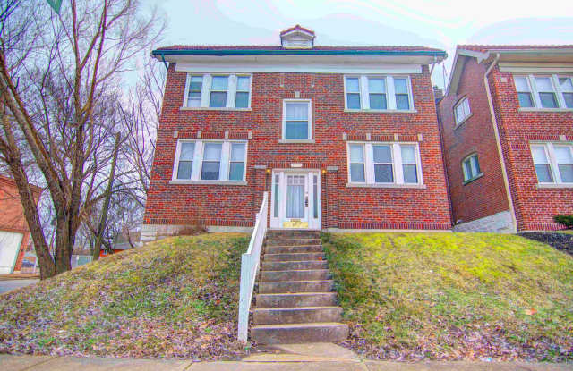 Charming  Spacious 3-Bedroom Unit with Private Master Suite