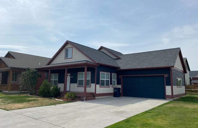 5 Bedroom 2 Bath Single Family Home in Bozeman!