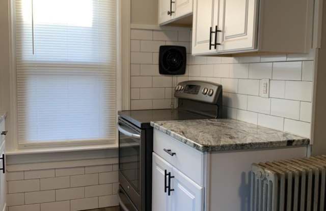 512 3RD Street unit: 2