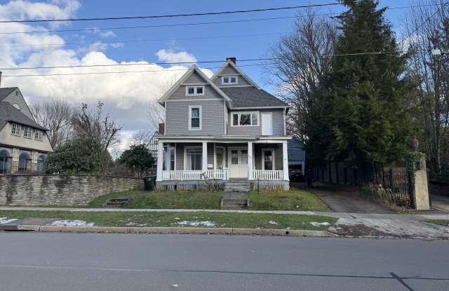 Photo of 532 Lakeview Avenue - 1