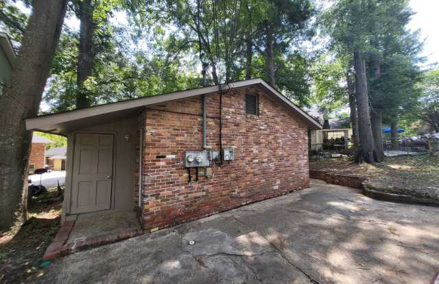 2004 Elgin Dr. unit A