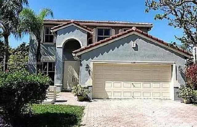 3198 SW 132nd Ave