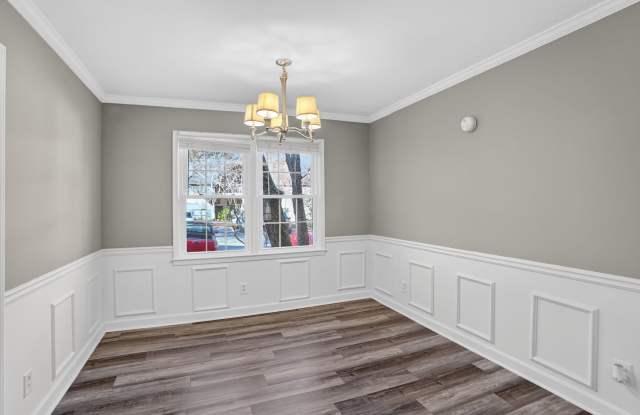 80 Montre Square Northwest - 1