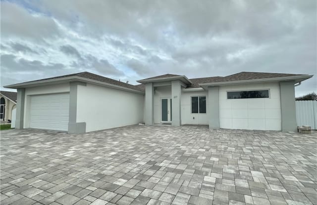 237 Santa Barbara Boulevard - 237 Santa Barbara Boulevard, Cape Coral, FL 33991