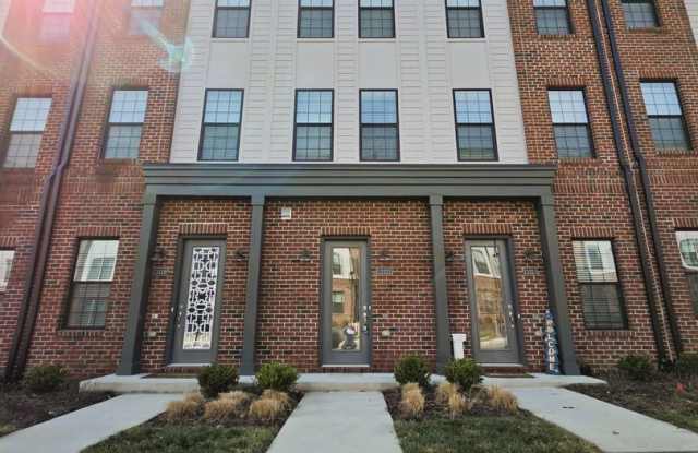 Newer ground level condo in Coalfield Station located in highly desireable Midlothian.