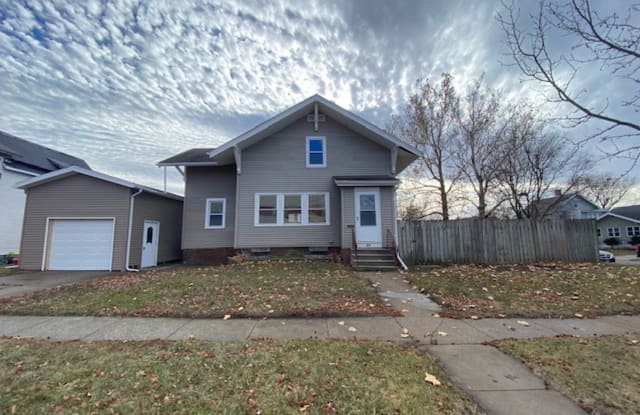 404 6th St - 404 6th Street, Boone, IA 50036