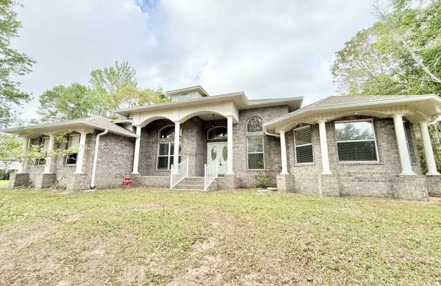 Custom-Built 3-Bedroom Home