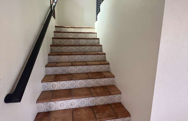 7280 Via Mariposa Norte