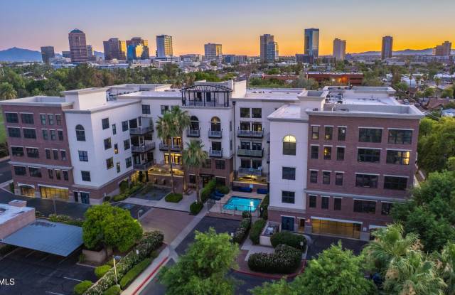 914 E OSBORN Road unit: 208