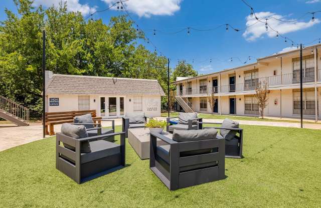 Villas at 1404 Apartments