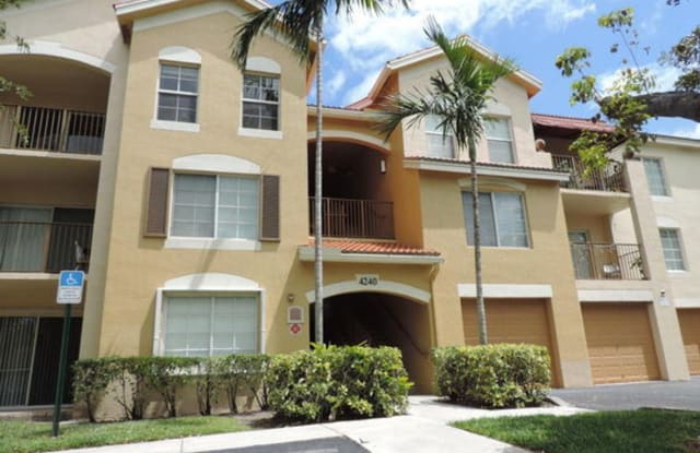 4240 San Marino Blvd #306 - 4240 San Marino Blvd, West Palm Beach, FL 33409