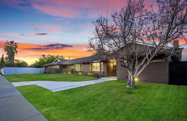 Photo of 22349 Vanowen St