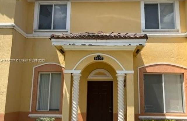 1457 SE 24th Ct