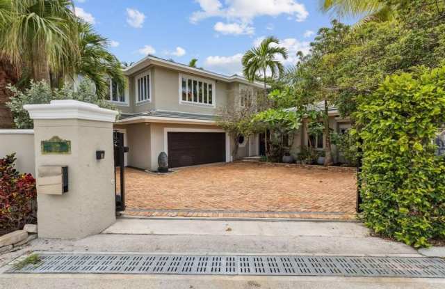 Photo of 3301 NE 16th St