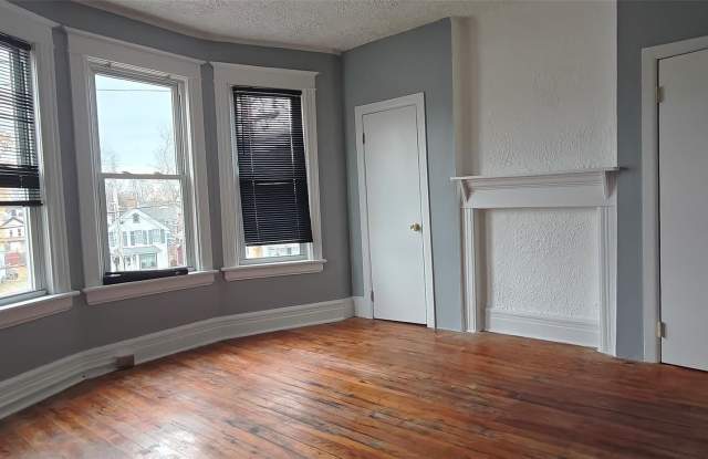 Photo of 104 Winnikee Avenue unit: 3