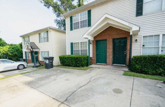 3/3 Townhome on NW Side