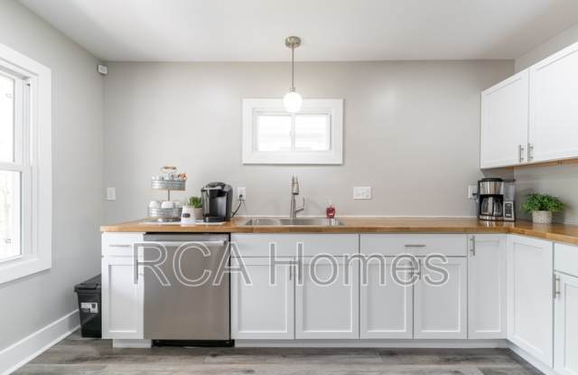 537 North Sheffield Avenue