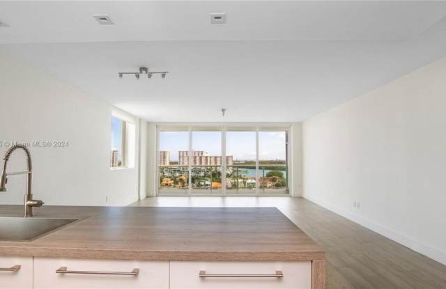 Photo of 400 SE Sunny Isles Blvd