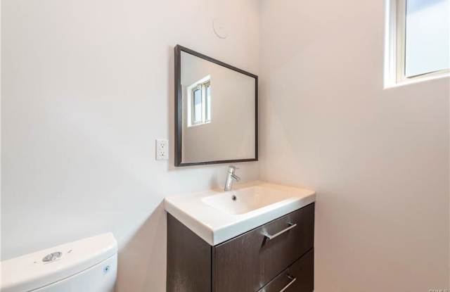 15053 Greenleaf Street