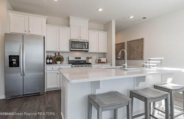 10 Mantoloking Drive