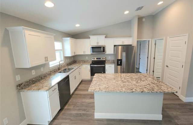 7236 N GLENRIDGE CIRCLE