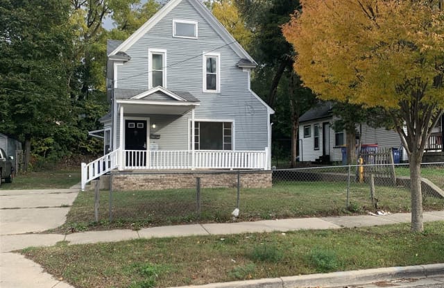 517 Highland St SE - 517 Highland Street Southeast, Grand Rapids, MI 49507