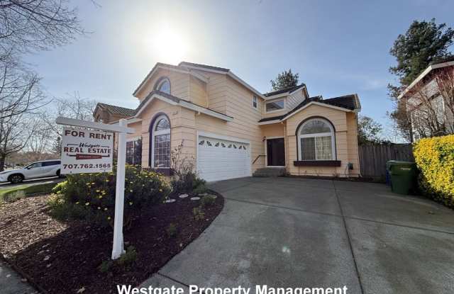 Beautiful 5 Bedroom/3 Bath East Petaluma Home - 545 Almanor Street