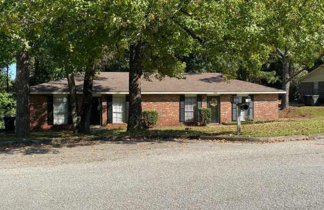 2 Bedroom Duplex Available for Fall 2026!