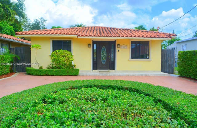 Photo of 2237 SW 63rd Ave