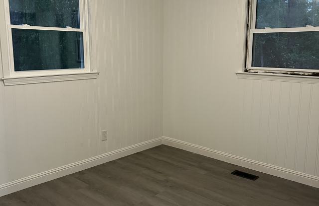 1723 Bloomfield Road