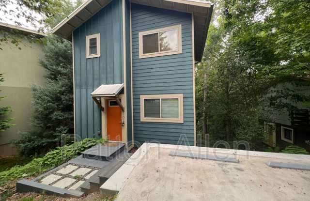 103 Deaver Street