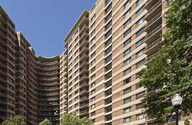 Photo of The Warwick