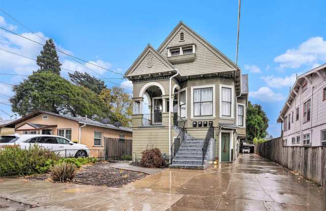 740 Pacific Ave #C - 1+ bedroom | 1 bath | Upper unit