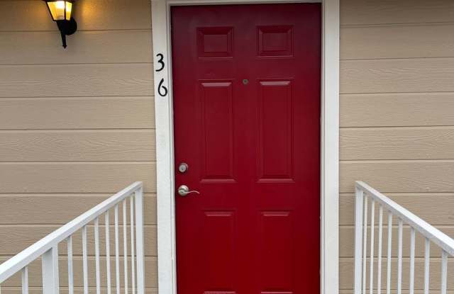 Chico Condo- Elegant-3 bed 2 bath, Gated community, pool, spa,