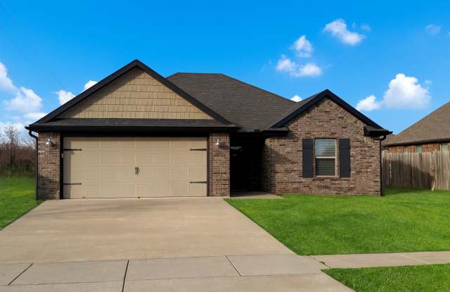 Photo of Move In Special - Beautiful Home in Bentonville - Prime Location - Close to Schools