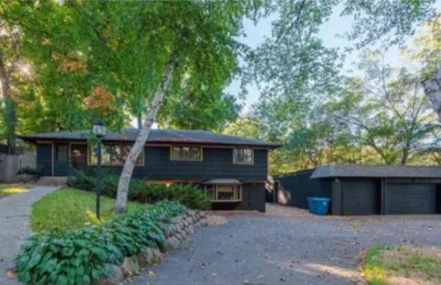 Photo of 239 Byrondale Avenue