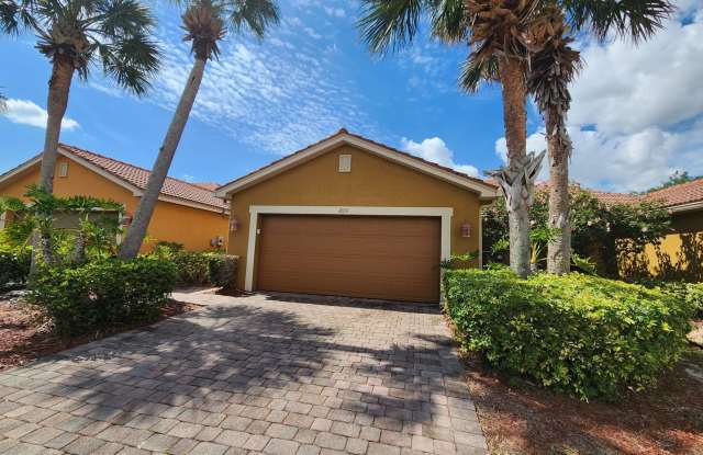 2/2 Lehigh in Vistana Villas $500.00 Off First Month