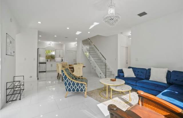 Photo of 833 SW 17th St #2