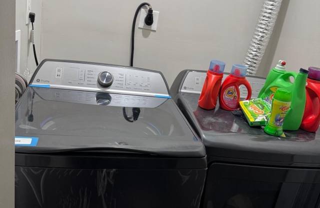 2412 KEYWORTH Avenue