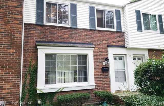 22833 LAKESHORE Drive