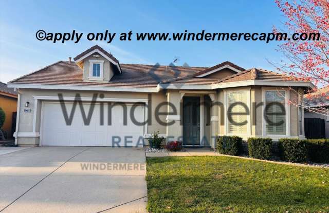 Photo of Bright  Stylish Entertainer's Retreat! Single story 3 bed- Plus Bonus Room!!