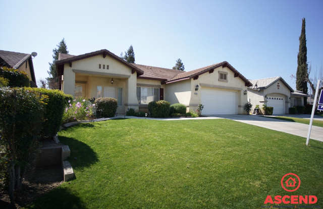 Beautiful Home Off of Coffee and Olive!