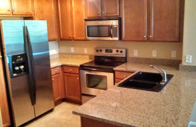 4081 E WINDSOR Drive